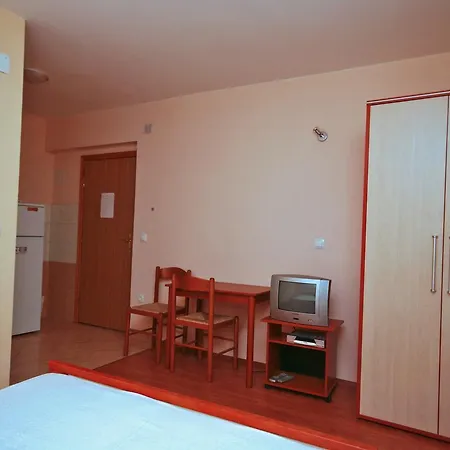 Studio 4852c Apartment *